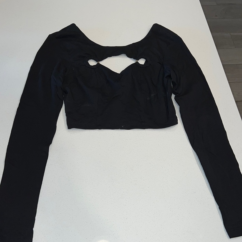 2B Bebe Black Long Sleeve Cropped Top